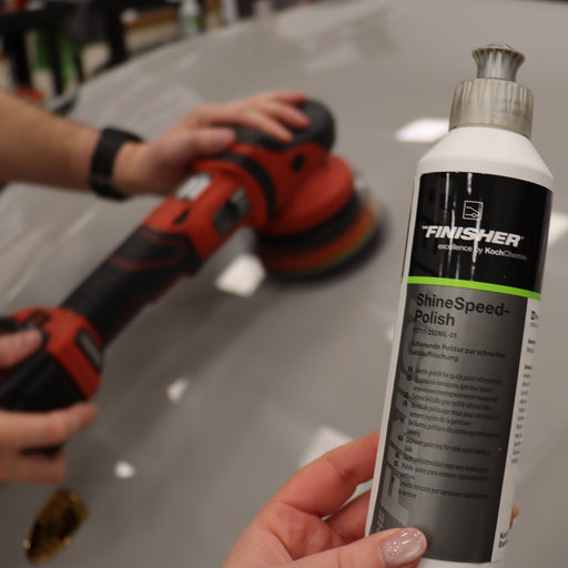 Set Lucidante Auto Koch Chemie: Shine Speed Polish 500 Ml + Spugna Morbida + Panno Microfibra Edgeless – Finitura Lucida E Protettiva