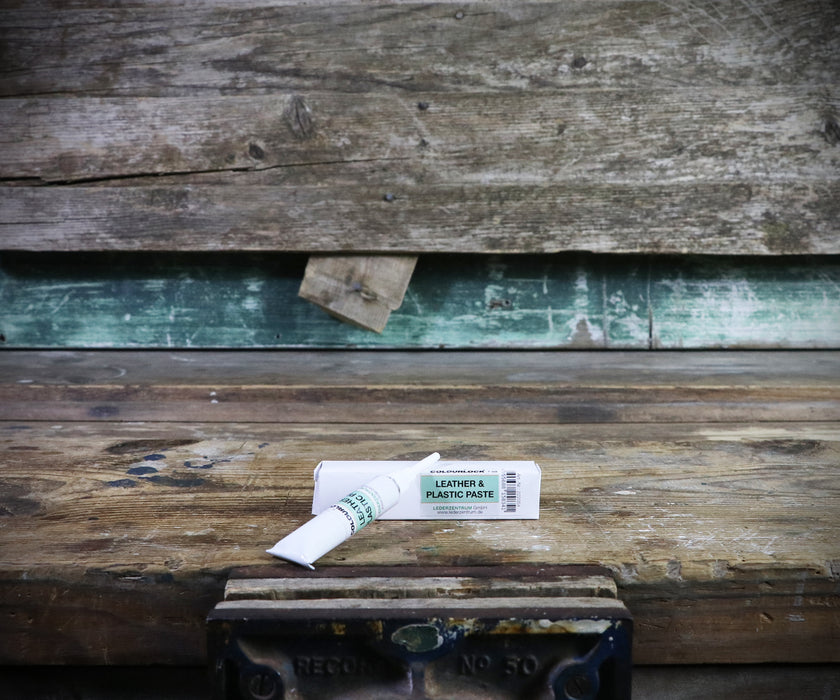 Colourlock Leather & Plastic Paste (7ml)